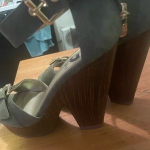 G by Guess 5.5 wedges heels